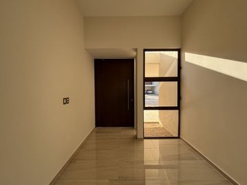 CASA VENTA MÉRIDA, 4 HABITS, ALBERCA, PRIV. PARQUE NATURA CHOLUL, CIRUELA 213.