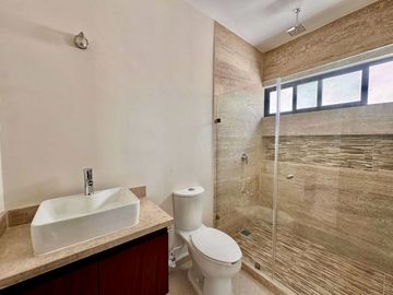 CASA VENTA MÉRIDA, PRIVADA TAMORA, AMENIDADES, 10% ENGANCHE, 3 HABITS Y ALBERCA