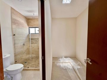CASA VENTA MÉRIDA, PRIVADA TAMORA, AMENIDADES, 10% ENGANCHE, 3 HABITS Y ALBERCA