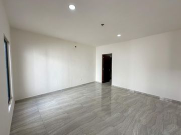 hermosa casa con 4 habitaciones y una sola planta con piscina al norte de Merida