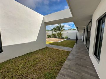 hermosa casa con 4 habitaciones y una sola planta con piscina al norte de Merida
