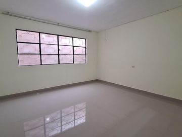 Casa con vista interna en San Martín de Porres