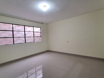 Casa con vista interna en San Martín de Porres