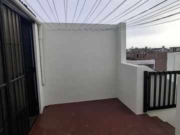 Casa con vista interna en San Martín de Porres