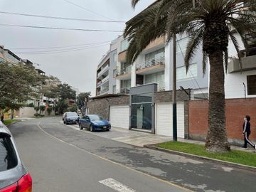 Vendo Duplex en Chacarilla - Primer Piso - Conde de la Vega