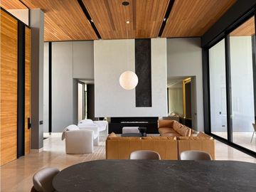 Casa campestre amoblada en venta sector Malabar