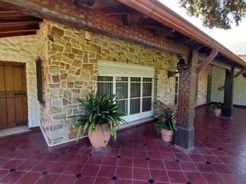 VENTA CASA AMBROSETTI 200 BIS