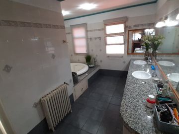 VENTA CASA AMBROSETTI 200 BIS