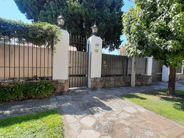 VENTA CASA AMBROSETTI 200 BIS