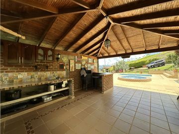 ACOGEDORA FINCA CON PISCINA Y KIOSKO EN PARCELACION EL BOSQUE DAGUA