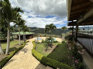 ACOGEDORA FINCA CON PISCINA Y KIOSKO EN PARCELACION EL BOSQUE DAGUA