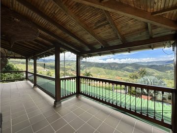 ACOGEDORA FINCA CON PISCINA Y KIOSKO EN PARCELACION EL BOSQUE DAGUA