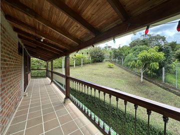 ACOGEDORA FINCA CON PISCINA Y KIOSKO EN PARCELACION EL BOSQUE DAGUA
