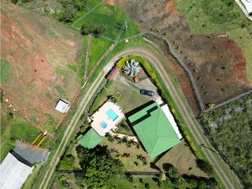 ACOGEDORA FINCA CON PISCINA Y KIOSKO EN PARCELACION EL BOSQUE DAGUA
