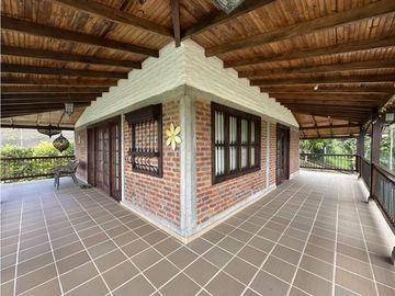 ACOGEDORA FINCA CON PISCINA Y KIOSKO EN PARCELACION EL BOSQUE DAGUA