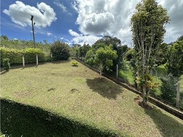 ACOGEDORA FINCA CON PISCINA Y KIOSKO EN PARCELACION EL BOSQUE DAGUA