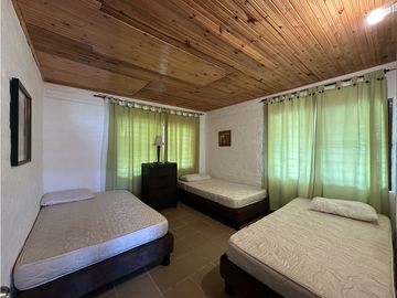 ACOGEDORA FINCA CON PISCINA Y KIOSKO EN PARCELACION EL BOSQUE DAGUA