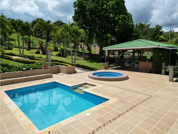 ACOGEDORA FINCA CON PISCINA Y KIOSKO EN PARCELACION EL BOSQUE DAGUA