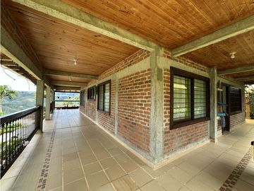 ACOGEDORA FINCA CON PISCINA Y KIOSKO EN PARCELACION EL BOSQUE DAGUA