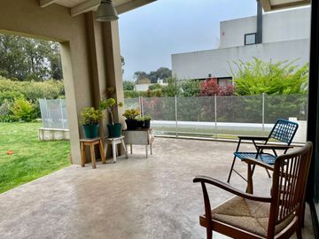 CASA EN BARRIO PRIVADO