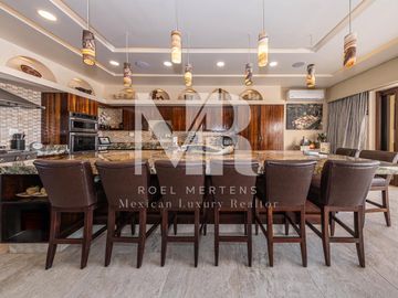 Villa frente al mar en venta
