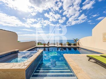 Villa frente al mar en venta