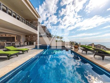 Villa frente al mar en venta