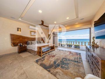 Villa frente al mar en venta