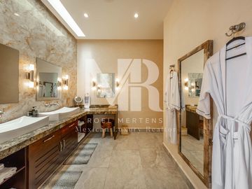 Villa frente al mar en venta