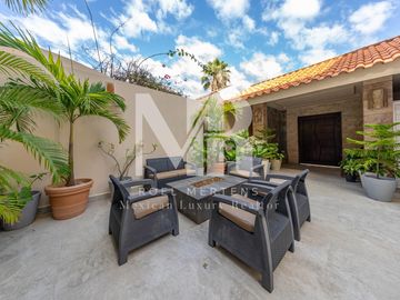 Villa frente al mar en venta