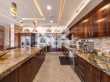 Villa frente al mar en venta