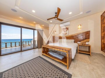 Villa frente al mar en venta