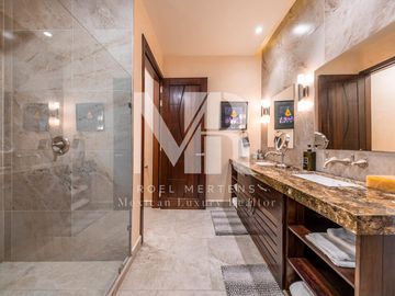 Villa frente al mar en venta