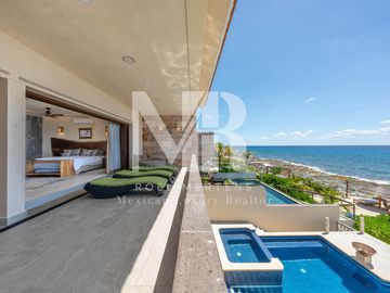 Villa frente al mar en venta