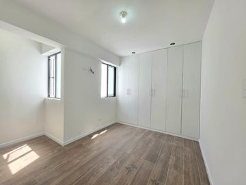 Venta de Dúplex de 178 m² – Vista a la ciudad, terraza, 2 cocheras y depósito