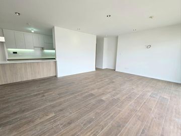 Venta de Dúplex de 178 m² – Vista a la ciudad, terraza, 2 cocheras y depósito