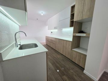 Venta de Dúplex de 178 m² – Vista a la ciudad, terraza, 2 cocheras y depósito