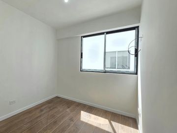Venta de Dúplex de 178 m² – Vista a la ciudad, terraza, 2 cocheras y depósito