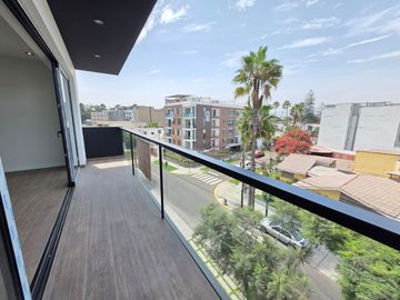 Venta de Dúplex de 178 m² – Vista a la ciudad, terraza, 2 cocheras y depósito