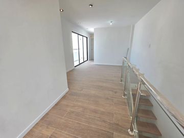 Venta de Dúplex amplio, iluminado y con vista a la ciudad