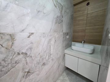 Venta de Dúplex amplio, iluminado y con vista a la ciudad