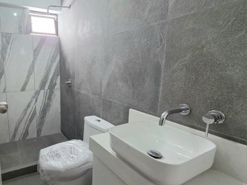 Venta de Dúplex amplio, iluminado y con vista a la ciudad