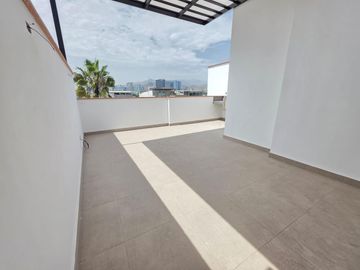 Venta de Dúplex amplio, iluminado y con vista a la ciudad