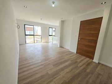 Venta de Moderno Dúplex con Vista a la Calle