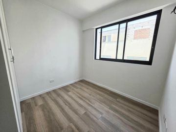 Venta de Moderno Dúplex con Vista a la Calle