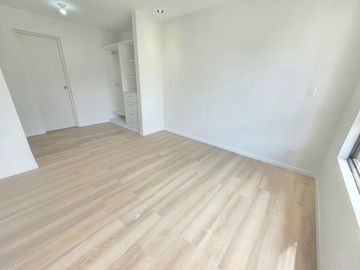 Venta de Moderno Dúplex con Vista a la Calle