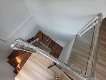 Venta de Moderno Dúplex con Vista a la Calle