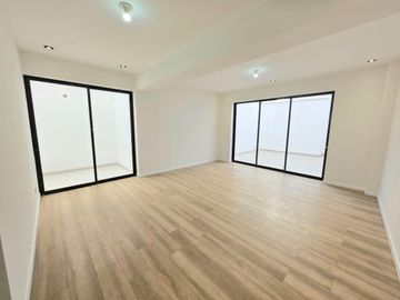 Se Vende Moderno Dúplex en primer piso – 135 m²