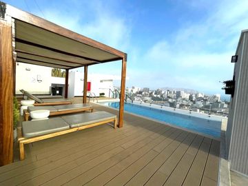 VISTA al MAR y la CIUDAD con GYM, PISCINA, JACUZZI, etc y CERCA a TODO!