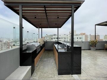 VISTA al MAR y la CIUDAD con GYM, PISCINA, JACUZZI, etc y CERCA a TODO!